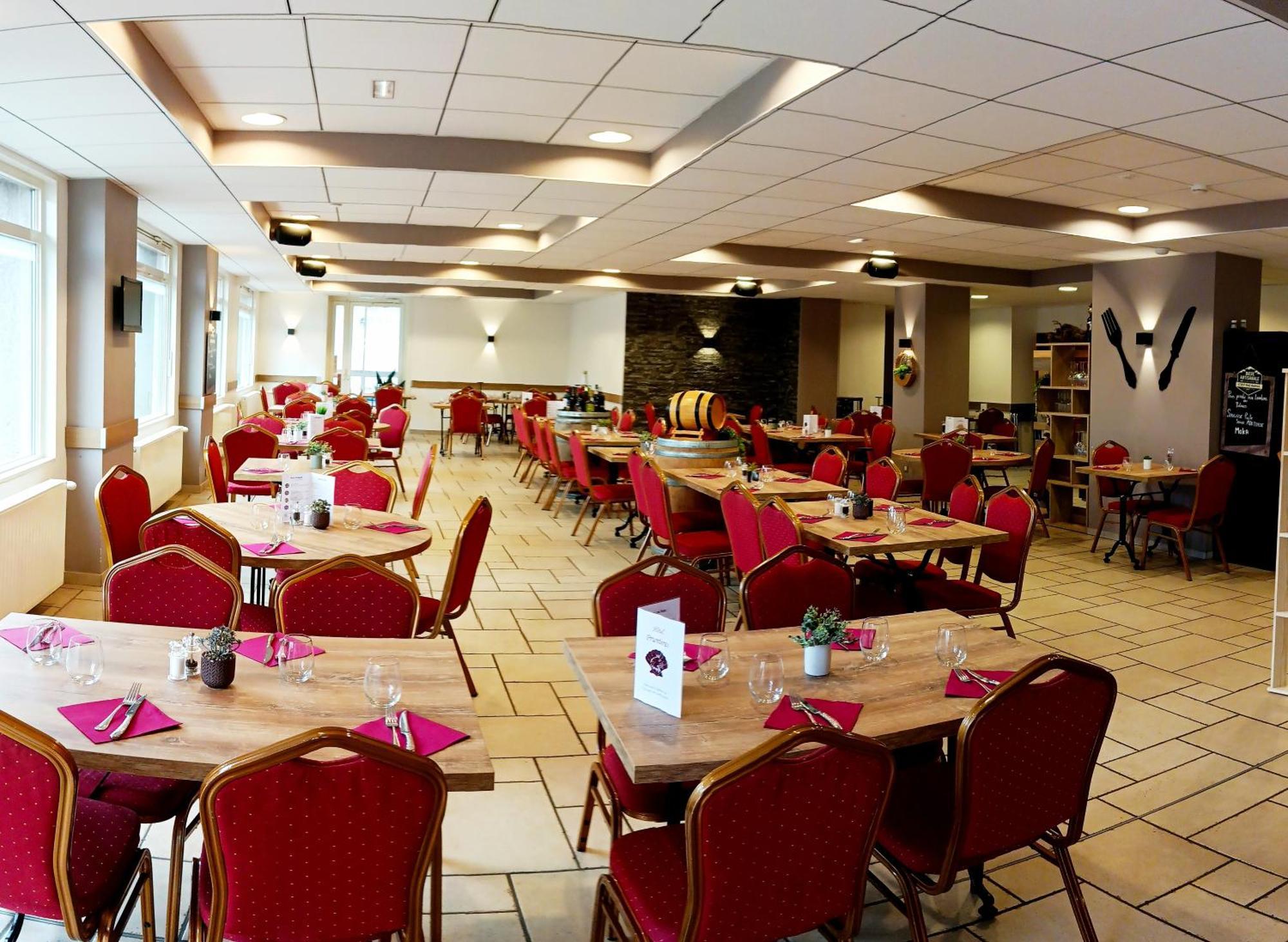 Hotel Restaurant Prunieres Омон-Обрак Екстериор снимка